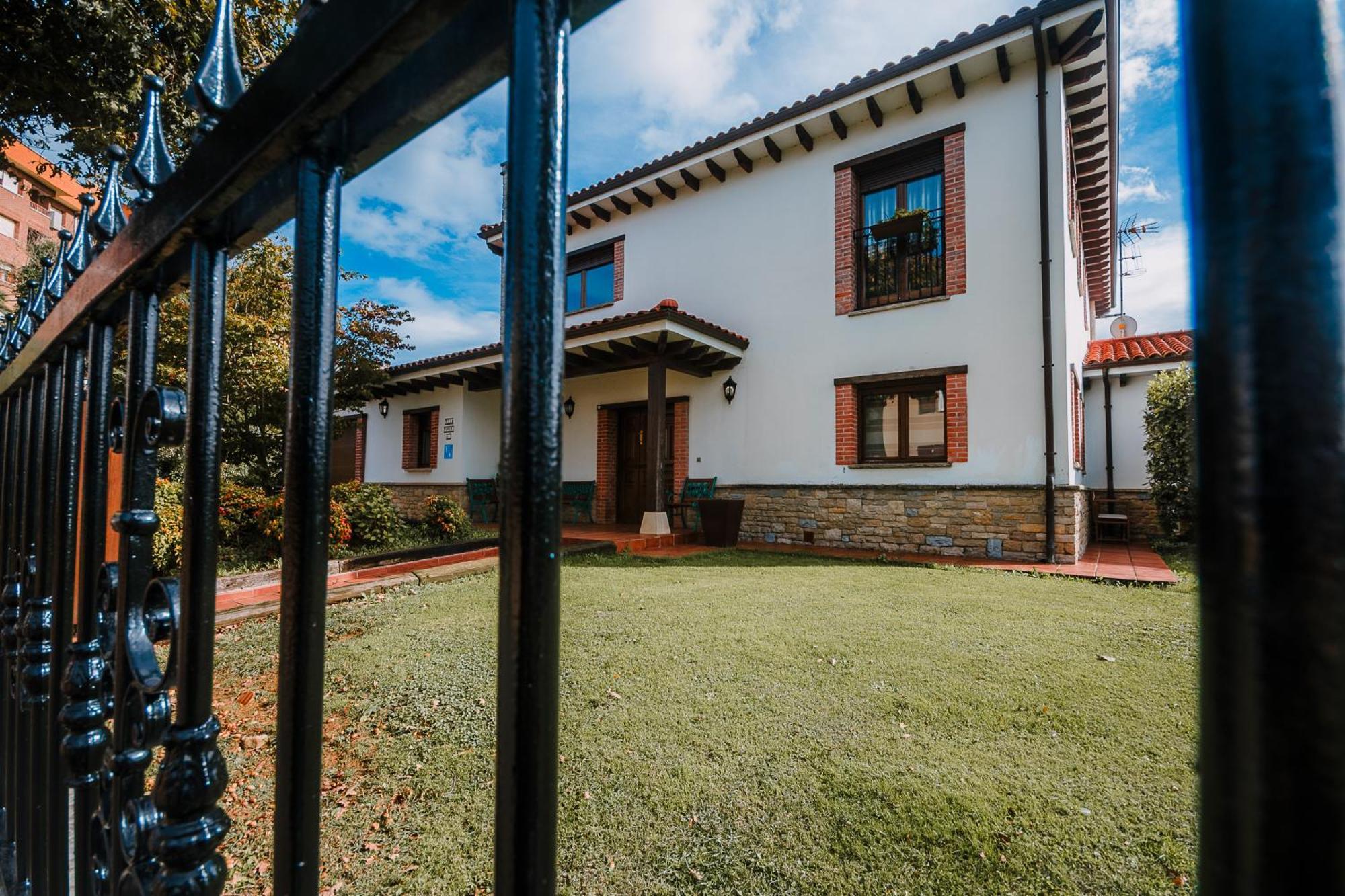 Villa Tiviti Oviedo Zewnętrze zdjęcie